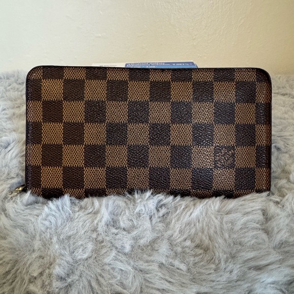 Louis Vuitton Handbags - 💫 💫 LOUIS VUITTON DAMIER ZIPPER WALLET💫💫